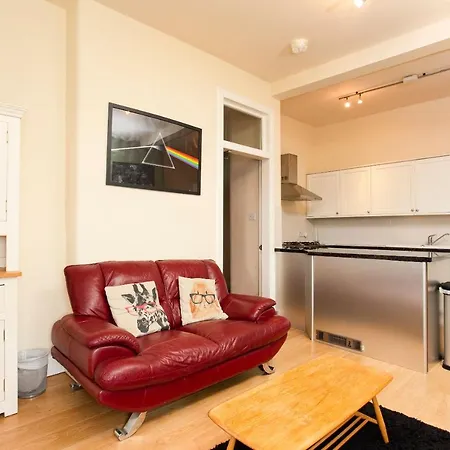 Apartment 1 Bedroom Overlooking Park Edinburgh