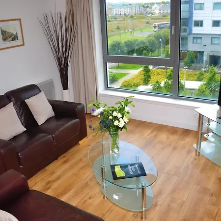 2 Bedroom 4 Persons With Free Parking Daire