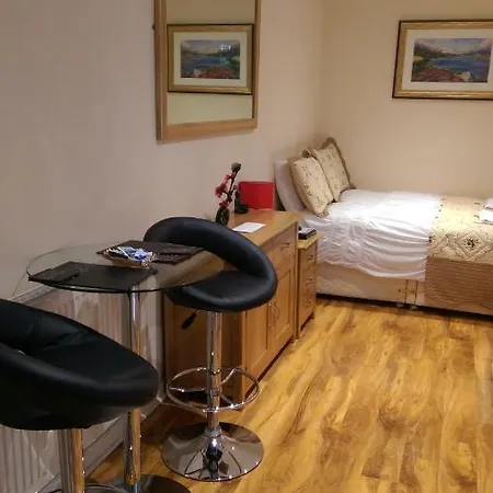 Aparthotel Edinburgh City Suites EDI