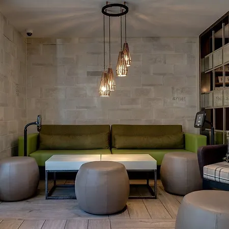 Hub By Premier Royal Mile Отель