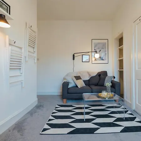 Апартаменты Stylish And Comfortable Centre Эдинбург