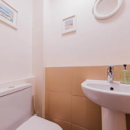 Stylish And Comfortable Centre