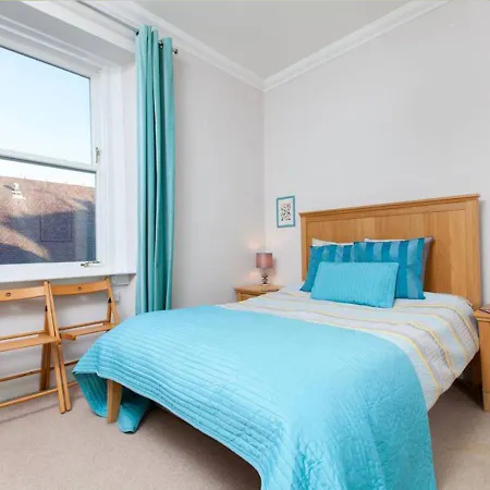 Bright And Modern Causewayside Daire *