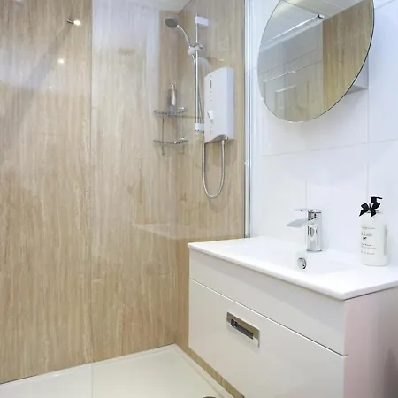 Altido Broughton Bolthole - Chic Haven In Amazing Location