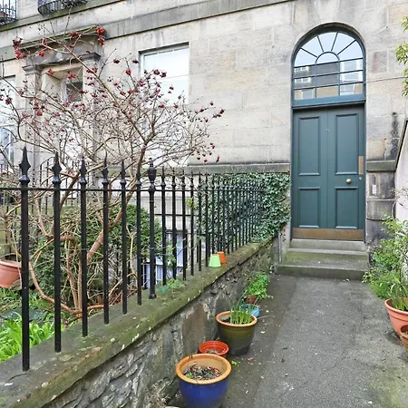 Joivy Delightful 3-bed Flat Near Inverleith Park Apartment