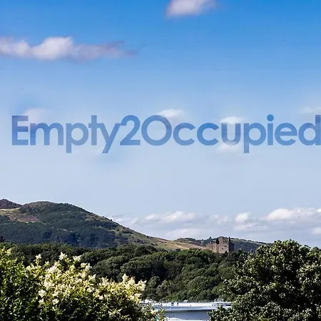 3 Bed House W/drive & Garden V/fast Wifi Near Bioquarter Holiday home *