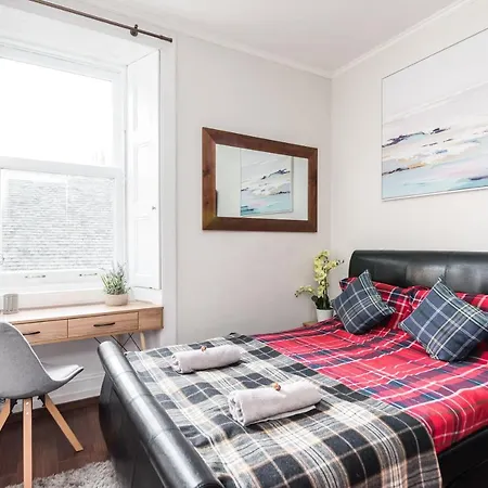 Centre Stylish At The Meadows Park