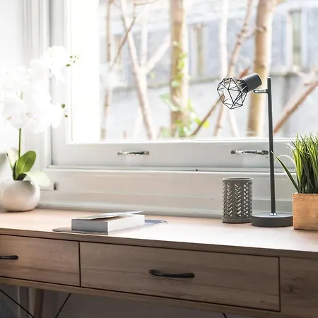 Centre Stylish At The Meadows Park