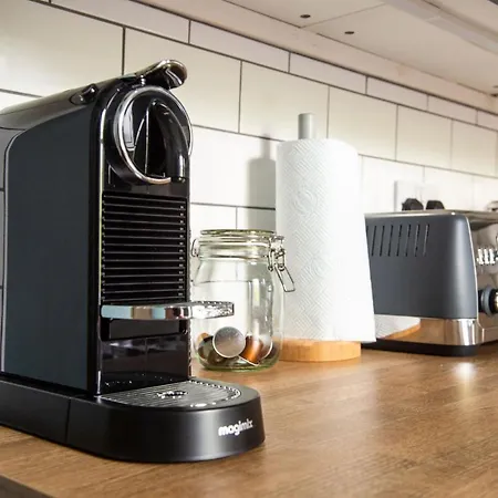 Joivy Bright & Spacious In Stockbridge *