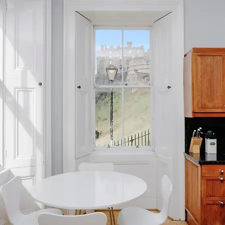 Апартаменты Joivy Lovely Flat In The Heart Of