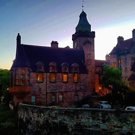 Edinburgh's Dean Village River View Retreat Frühstückspension