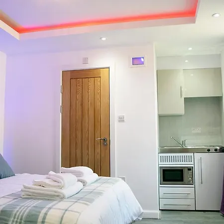 Crosskeys 双金匙公寓 Apartmanhotel