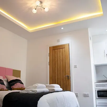 Apartmanhotel Crosskeys 双金匙公寓