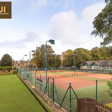Best Value - 2 Bedroom Apartment, Upto 5 Guests With Ukawi Serviced Edinburgh, Free Car Park & Free Wifi شقة إدنبرة