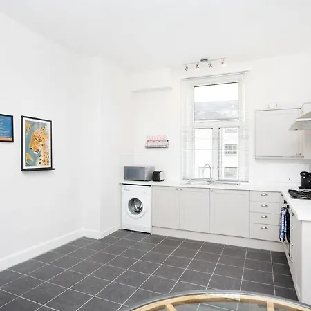 Joivy Modern In Stockbridge