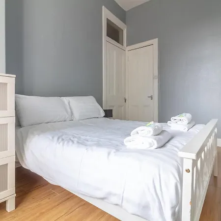 Pass The Keys Modern And Bright Flat Nr City Centre - Sleeps 7 公寓 *