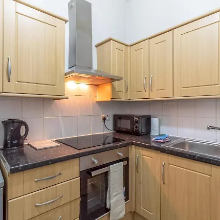 Pass The Keys Modern And Bright Flat Nr City Centre - Sleeps 7