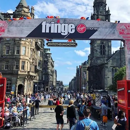 Fabulous On The Royal Mile Apartment *
