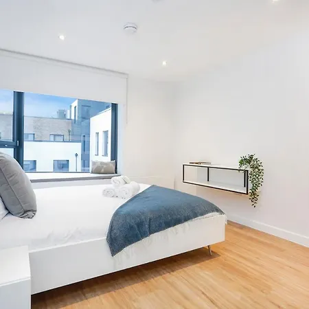 Altido Modern 1-br Apt With Views Of Castle Edinburgh