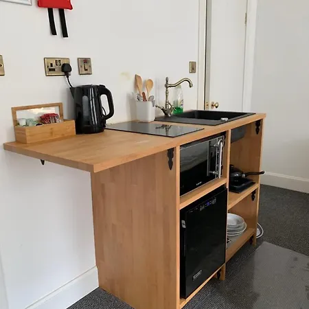 Royal Mile By The Castle Lägenhetshotell Edinburg