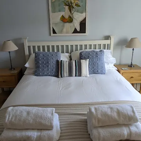 Bright And Charming 2 Bed In Vibrant Leith