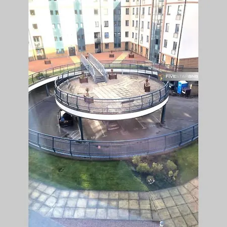 Waterfront Living In Leith With Free Parking! * Edinburgh
