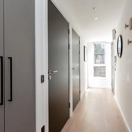 Destiny Scotland Market Street * Edinburg