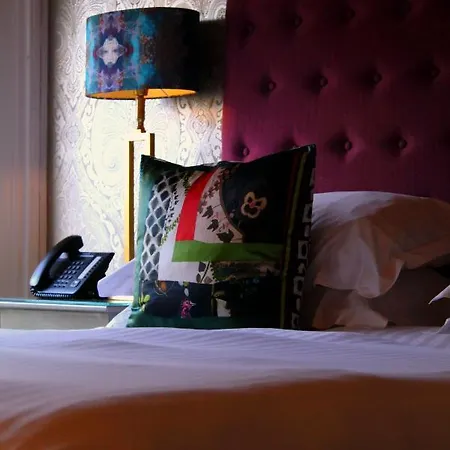 Hotel 24 Royal Terrace 4*