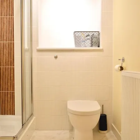Beautiful Flat With 2 King Bedrooms * אדינבורו