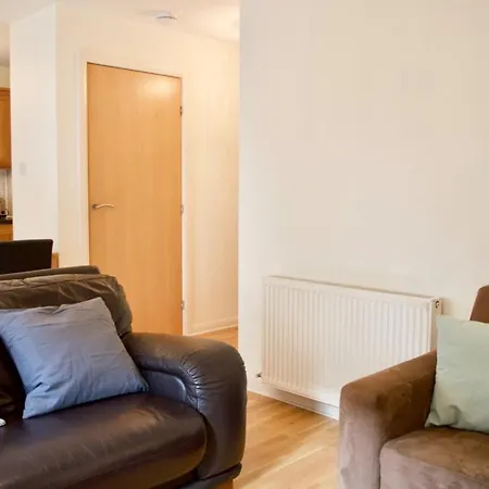 Modern 2 Bedroom Centre Flat 公寓 *