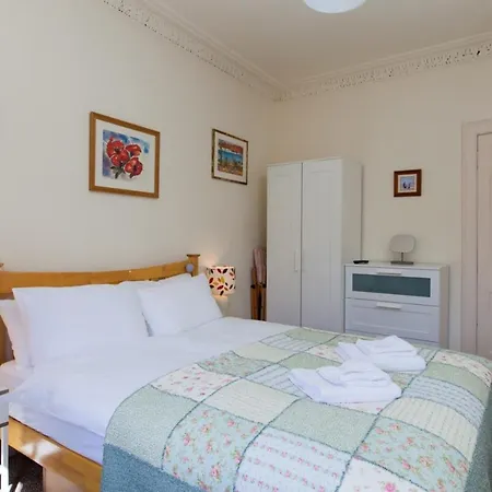 Charming City Centre Flat In 爱丁堡