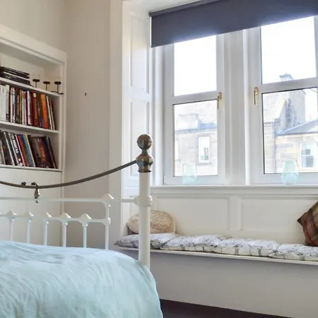 Lovely One Bedroom Flat By The Shore شقة *