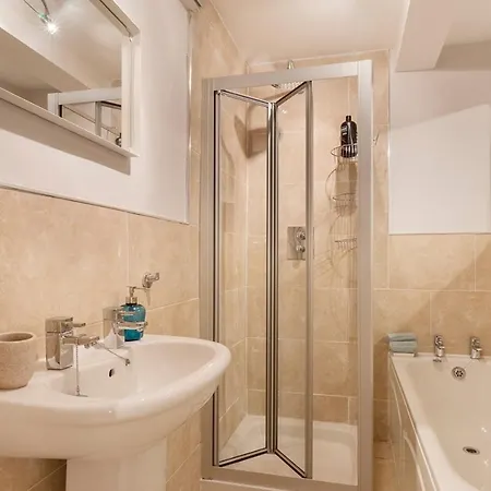 Stylish Georgian Flat In New Town アパート エディンバラ