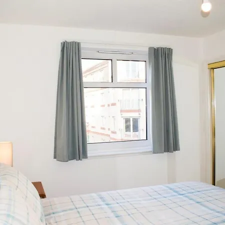Apartment Peaceful 2 Bedroom Sleeps 5 Free Parking