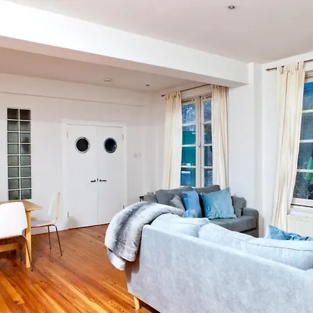 Gorgeous In Vibrant Leith - Sleeps 6 Holiday home