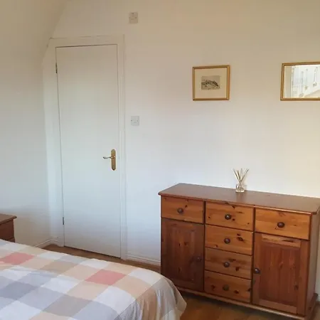 Apartment Peaceful 2 Bedroom Sleeps 5 Free Parking Edinburgh
