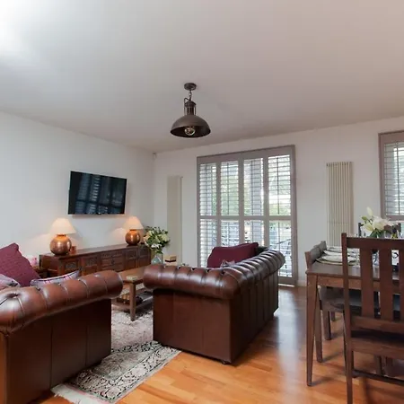 شقة Holyrood - Luxury With Parking