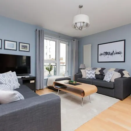 Stylish Royal Mile With Parking! شقة *