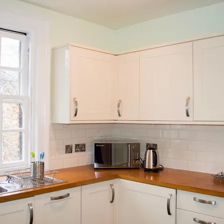 דירה Lovely Bright 1 Bedroom Near Meadows *