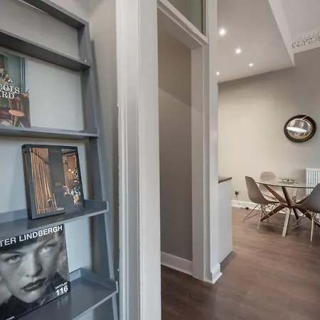 Apartment Contemporary Luxury In The Heart Of