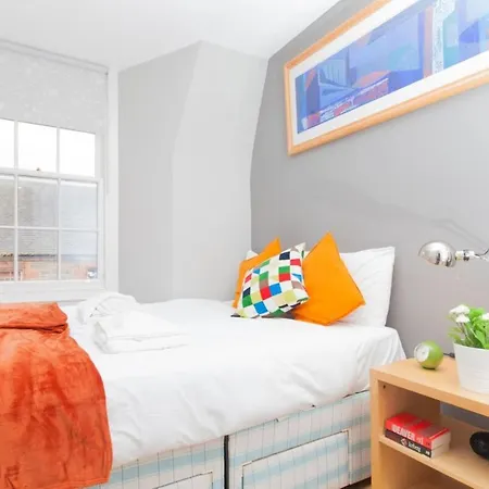 Bright Central Flat - With Stunning Views Apartment Edinburgh