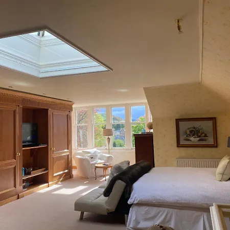 Claremont House 5*