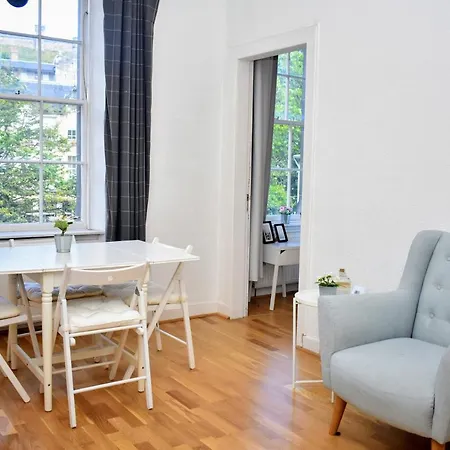 Castle View On Grassmarket Apartment *