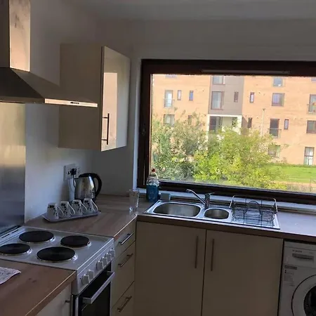 Chic 2 Bed With Free Parking- Recently Redecorated, 10 Minutes To Centre * Edinburg