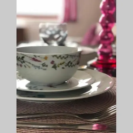 Appartamento Chic 2 Bed With Free Parking- Recently Redecorated, 10 Minutes To Centre