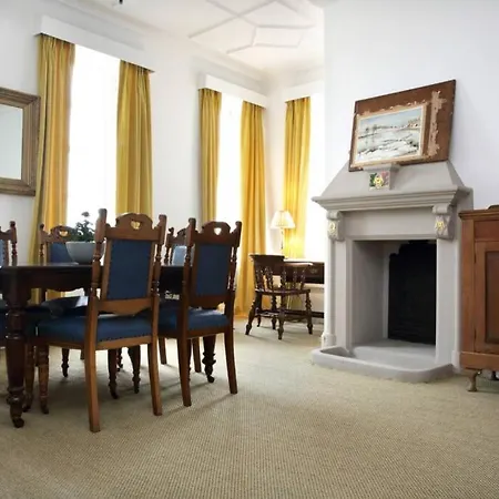 Fabulous 4 Bedroom Castle View Apartment