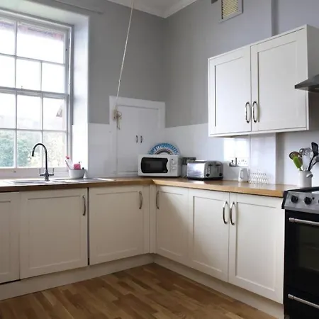 Apartment Fabulous 4 Bedroom Castle View