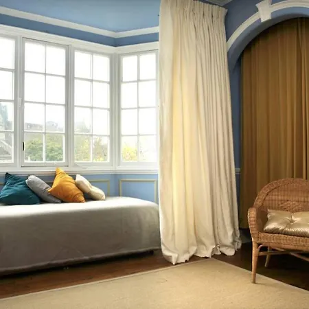 Fabulous 4 Bedroom Castle View * Edinburgh