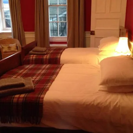 Fabulous 4 Bedroom Castle View * Edinburgh