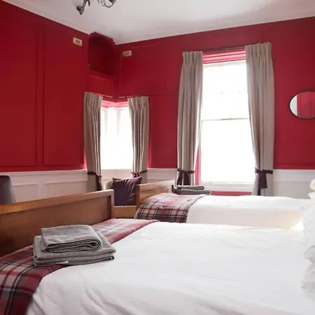 Fabulous 4 Bedroom Castle View * Edinburgh